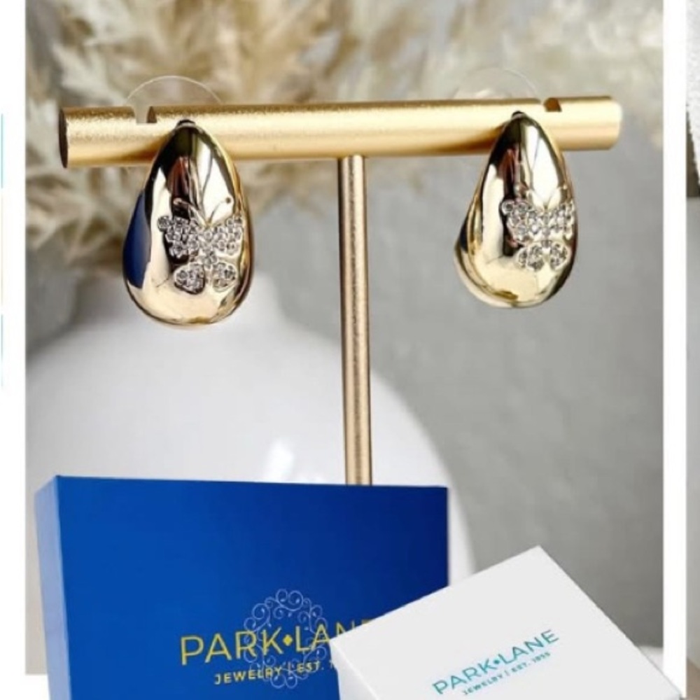 Park Lane sea Breeze sparkle box Gold Earrings with Crystal Butterfly